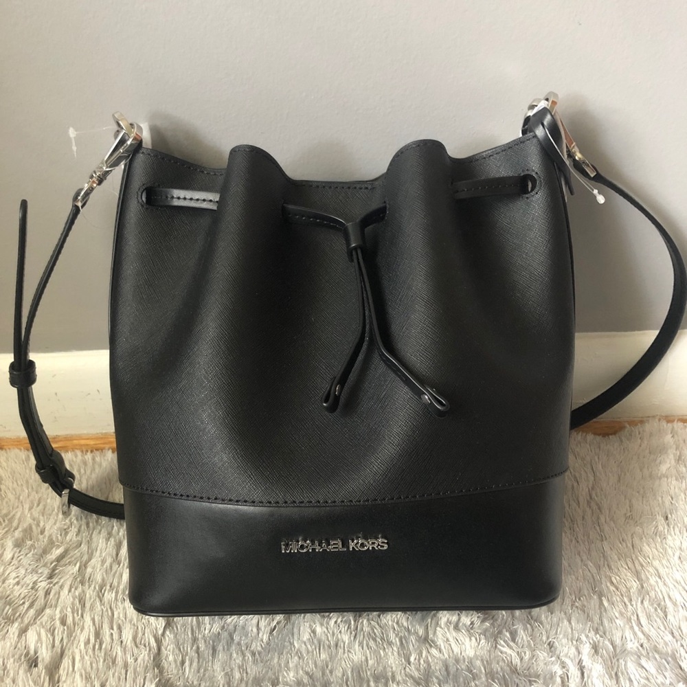 NWT Michael Kors Bucket Bag Messenger